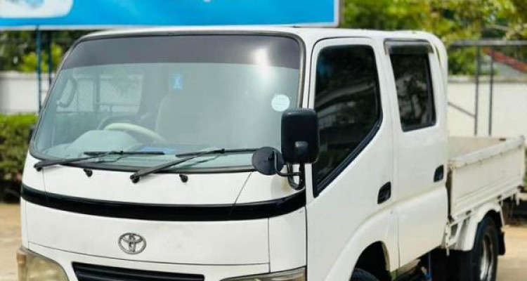 TOYOTA DYNA 2004