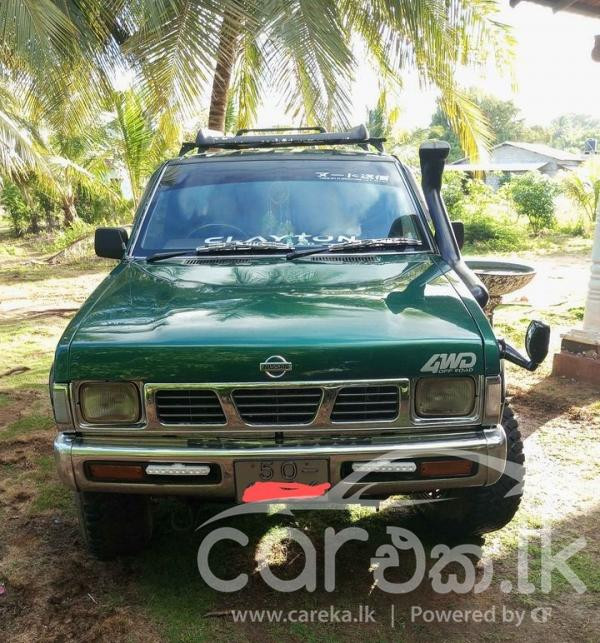NISSAN D21 1989