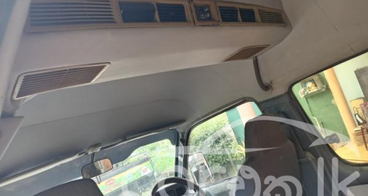 TOYOTA DOLPHIN 1993