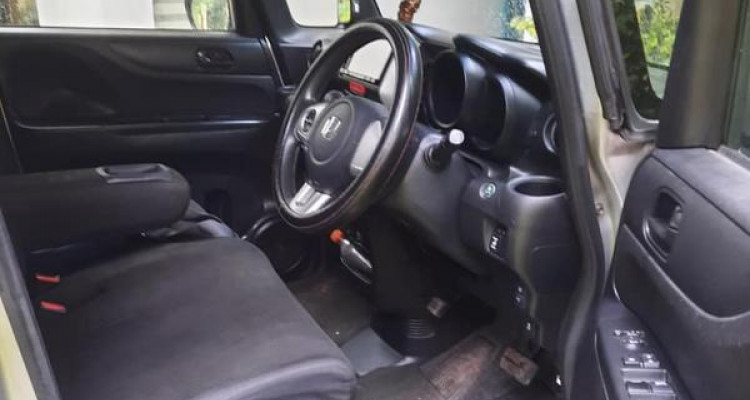 HONDA N-BOX 2016