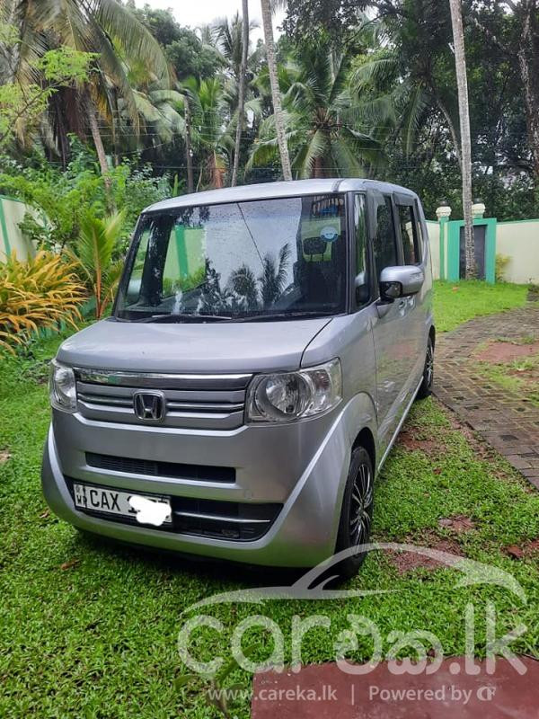 HONDA N-BOX 2016