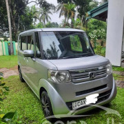 HONDA N-BOX 2016