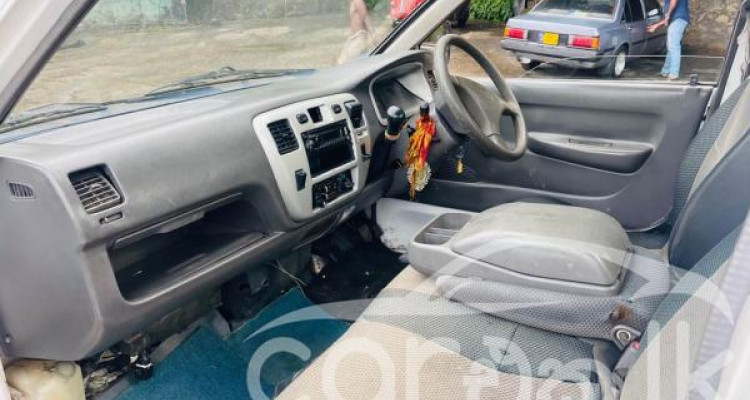TOYOTA TOWNACE GC-KM70 2001