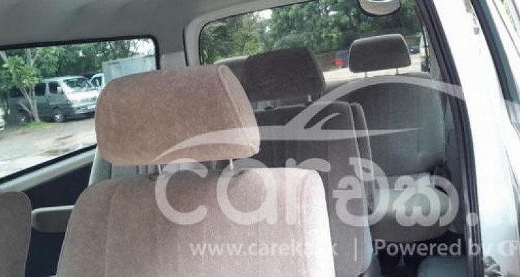 NISSAN CARAVAN E25 2002