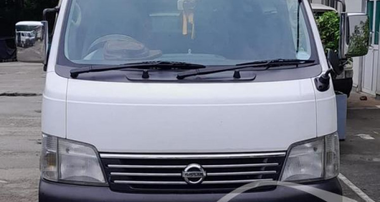 NISSAN CARAVAN E25 2002