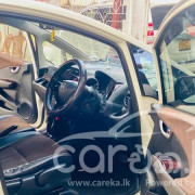 HONDA FIT SHUTTLE 2013
