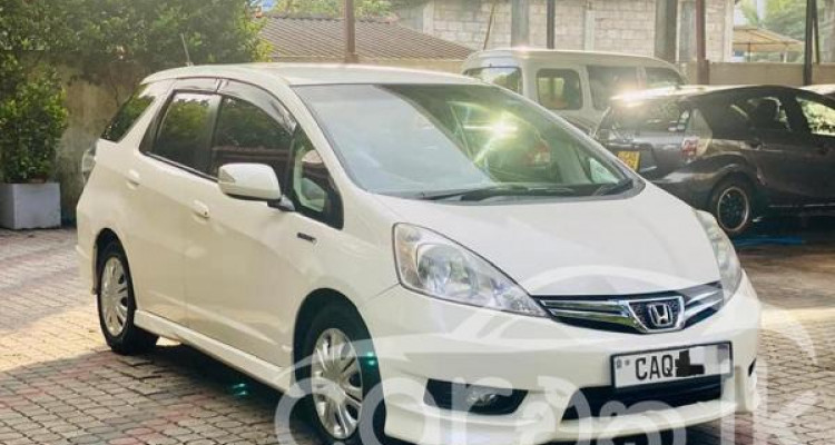 HONDA FIT SHUTTLE 2013
