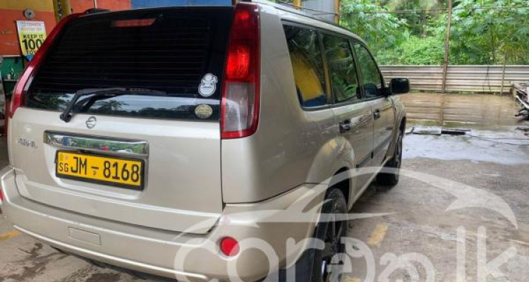 NISSAN X TRAIL 2004