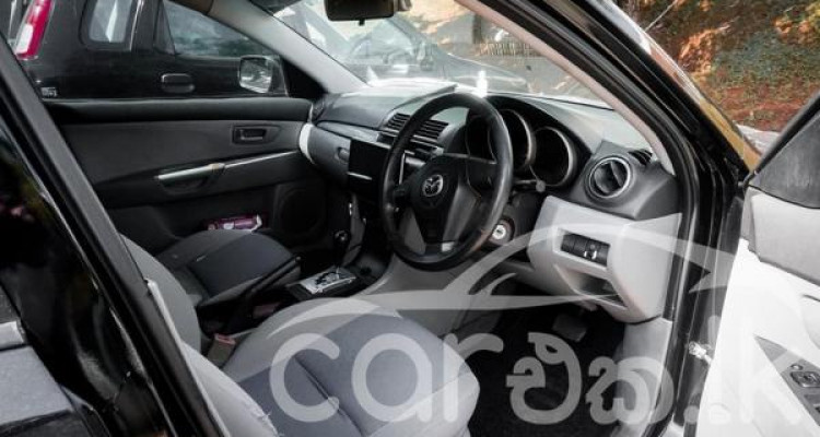 MAZDA AXELA 2003