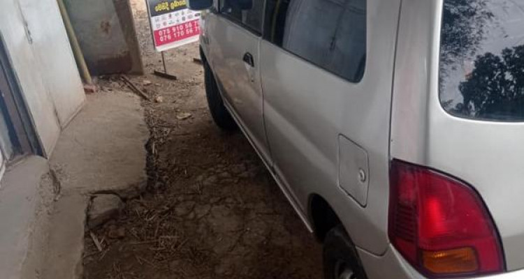 MITSUBISHI MINICA 2001