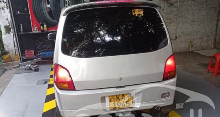 MITSUBISHI MINICA 2001