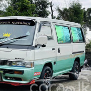 NISSAN CARAVAN 1989