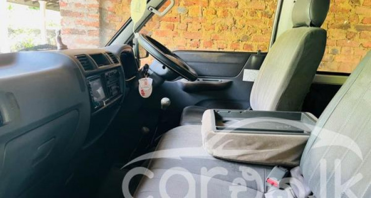 MAZDA BONGO 2007