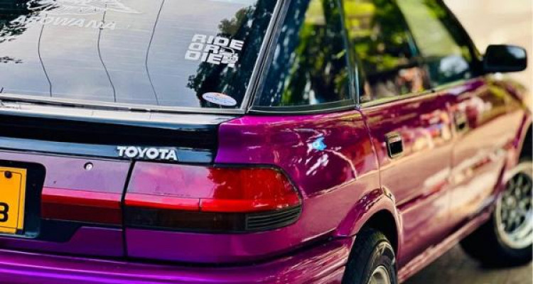 TOYOTA COROLLA 1990