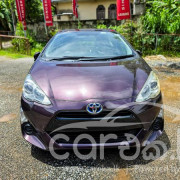 TOYOTA AQUA 2016
