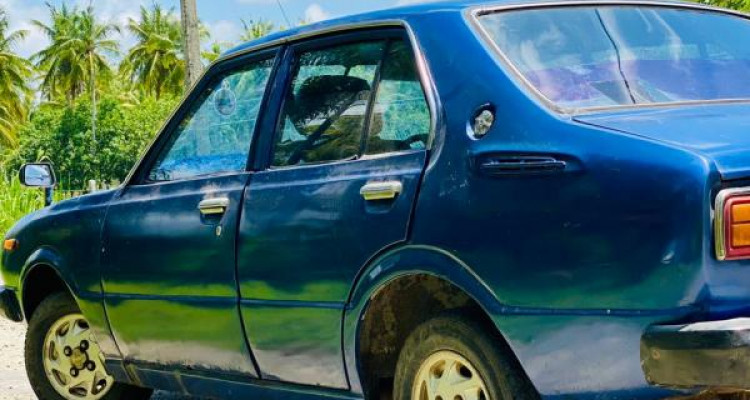 TOYOTA COROLLA 1976