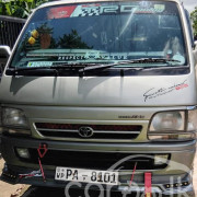 TOYOTA DOLPHIN 2001