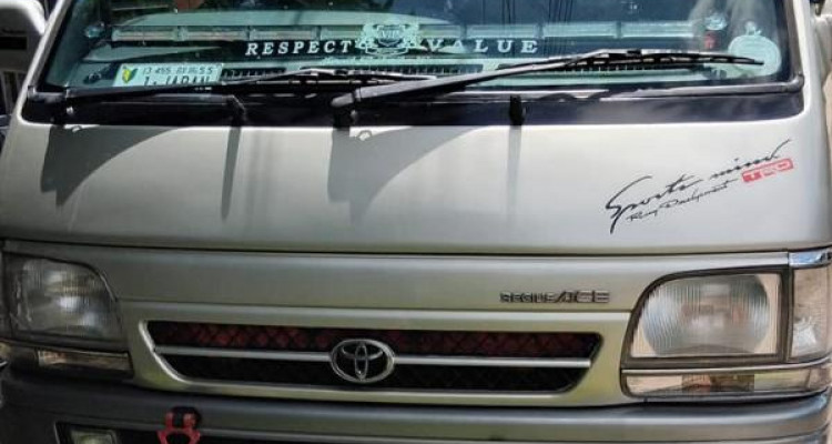 TOYOTA DOLPHIN 2001