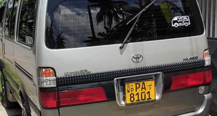 TOYOTA DOLPHIN 2001