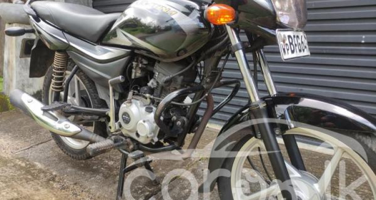 BAJAJ PLATINA 2017