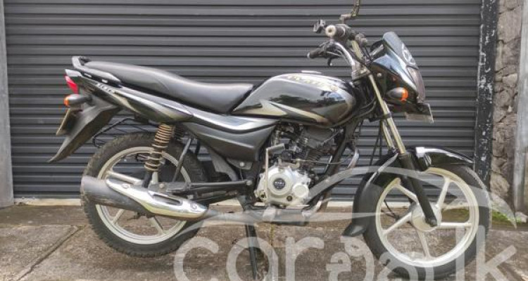 BAJAJ PLATINA 2017