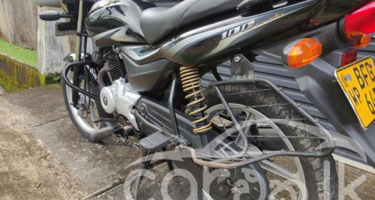 BAJAJ PLATINA 2017