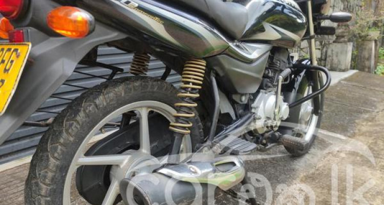 BAJAJ PLATINA 2017