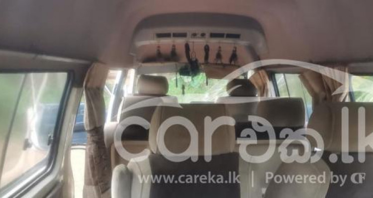 NISSAN CARAVAN 1989