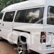 NISSAN CARAVAN 1989