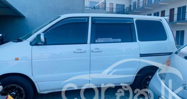 TOYOTA NOAH KR42 1999
