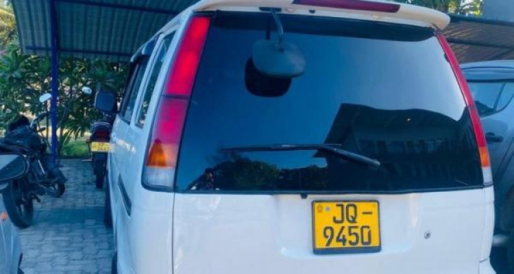 TOYOTA NOAH KR42 1999