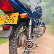 BAJAJ CALIBER 2004