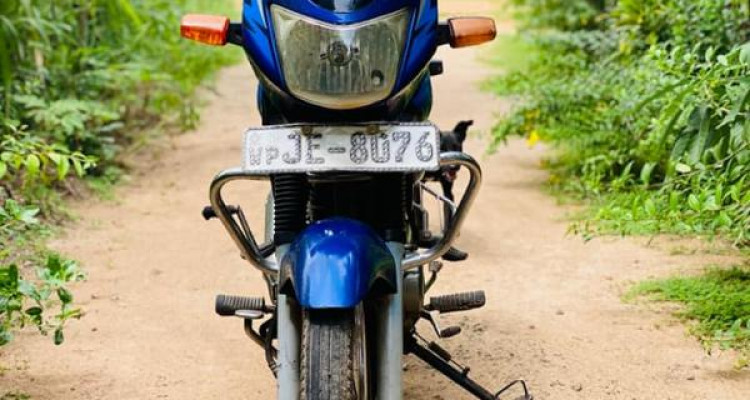 BAJAJ CALIBER 2004