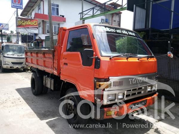HINO LORRY 1991