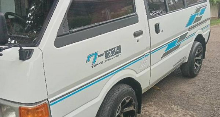 NISSAN VANETTE 1989