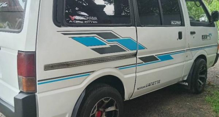 NISSAN VANETTE 1989
