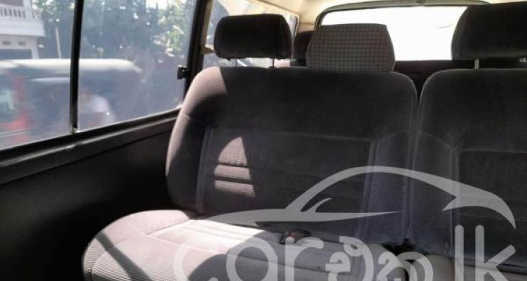 TOYOTA HIACE LH112 1995