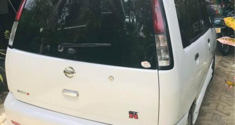 NISSAN CUBE 2000