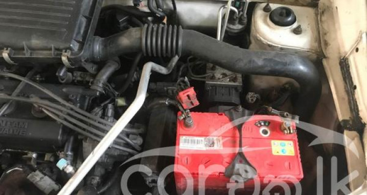 NISSAN CUBE 2000