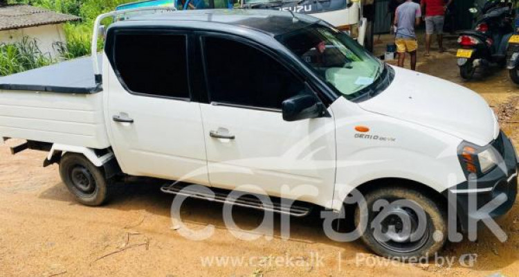 MAHINDRA GENIO 2015
