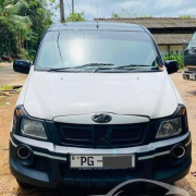 MAHINDRA GENIO 2015