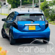 TOYOTA AQUA 2012