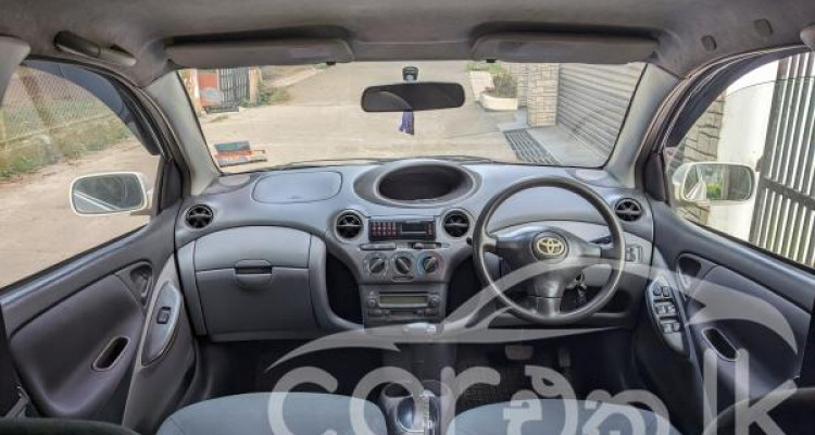 TOYOTA VITZ 2002