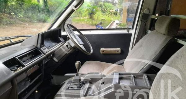 NISSAN VANETTE 1989