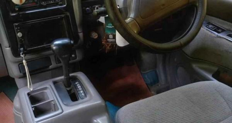 NISSAN SERENA 1990