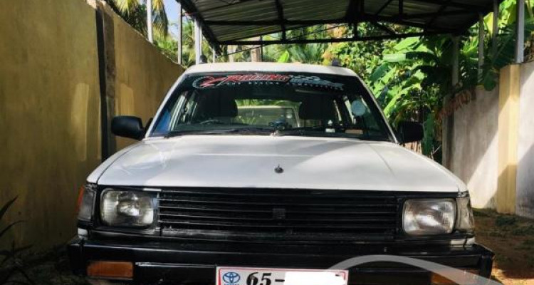 TOYOTA COROLLA DX WAGON 1984