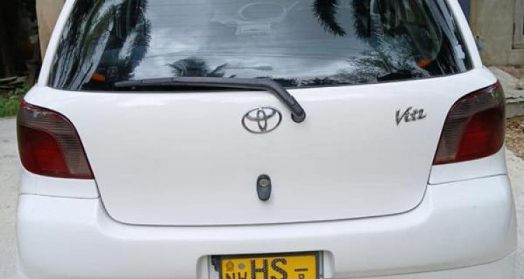 TOYOTA VITZ 1999