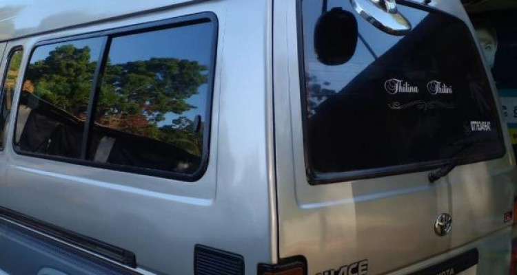 TOYOTA HIACE 1989
