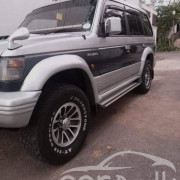 MITSUBISHI PAJERO 1992