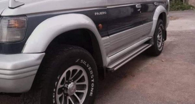 MITSUBISHI PAJERO 1992